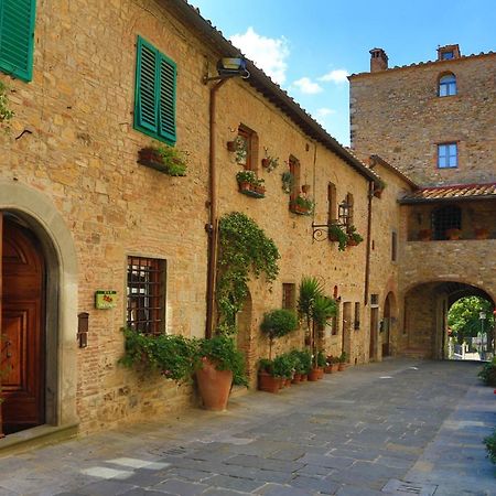 Apartment In B&B Del Giglio San Donato in Poggio Экстерьер фото